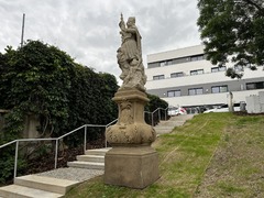 Svatý Václav z historické kašny je zpět v centru Třebíče