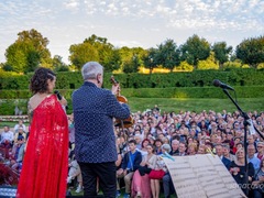 Letní festival hudby v Dobříši se blíží. Nabídne originální koncertní projekty i neotřelá propojení