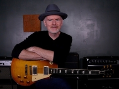 Bluesrockový kytarista Jeff McErlain vystoupí v Národním domě v Třebíči