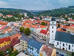 Nové vyhlášky zakazují alkohol a omezují pyrotechniku