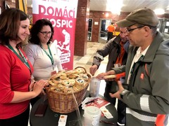 Říjnová sbírka Koláč pro hospic na Třebíčsku odstartovala víc než úspěšně