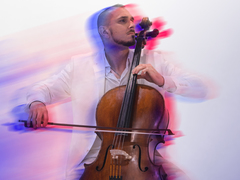 Violoncellista Petr Špaček pokřtí nové album v pražském Rudolfinu. Ulovte své vstupenky, dokud je čas