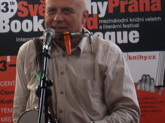 Ivan Mládek vyprodal ivančické kino Réna