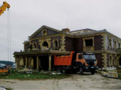 V Rozdrojovicích zbourali vilu z 90.let