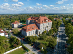 Na gymnáziu v Brandýse nad Labem – Staré Boleslavi přibude 120 míst. Díky půdní vestavbě