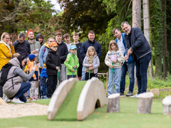 Místo minigolfu adventure golf. Do oceněné Kumpánovy zahrady se v květnu vrátilo golfové hřiště