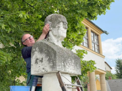 Blansko pečuje o sochy: Busta Němcové dostane kopii, originál půjde do interiéru