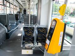 Jízdenku bankovní kartou už je možné koupit na všech terminálech plzeňské MHD