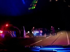 Zdrogovaná řidička odmítala zastavit. U Branišovic policisté použili zastavovací pás
