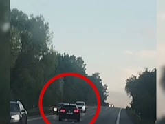 Drogy za volantem: řidič u Kuřimi vjížděl do protisměru, před Lipůvkou skončil na střeše