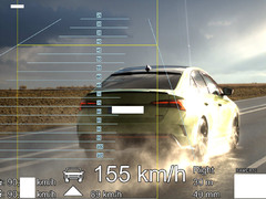 Zběsilý řidič uháněl po silnici na Znojemsku rychlostí 155 km/h. Nevšiml si, že předjíždí policisty