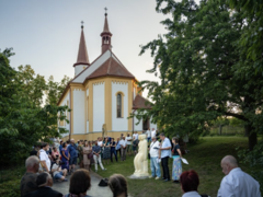 Kamenosochařské sympozium hostilo v červnu město Milín. Na odhalení soch zavítal i italský velvyslanec