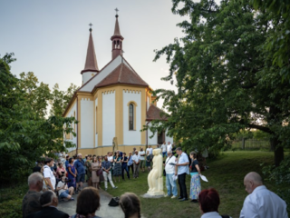 Kamenosochařské sympozium hostilo v červnu město Milín. Na odhalení soch zavítal i italský velvyslanec
