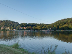 Středočeský kraj připravuje výstavbu nové lávky mezi Roztoky a Klecany