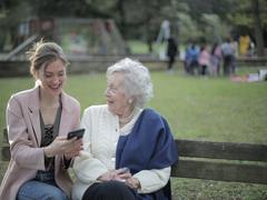Létající vnučka je projekt na podporu a pomoc seniorům