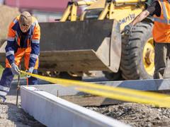 Rekonstrukce slánských ulic: Arbesova dostala nové chodníky i osvětlení, Smečenská zase skatepark
