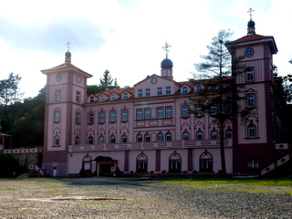 Klášter u Berouna převedla abatyše zdarma Rusům, v kauze teď padla obžaloba ze zpronevěry za miliony