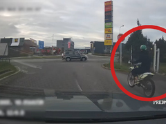 Motorkář ve Znojmě porušil, co se dalo! Na kradeném stroji jel pod vlivem, bez značky i řidičáku Motorkář ve Znojmě porušil, co se dalo! Na kradeném stroji jel pod vlivem, bez značky i řidičáku