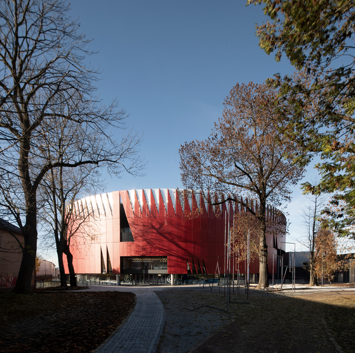 (1) CHYBIK + KRISTOF_Horácká multifunční aréna v Jihlavě_Pavel Bartak.jpg