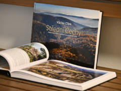 Nové knižní putování středočeskou krajinou láká na výhledy i zamyšlení Nové knižní putování středočeskou krajinou láká na výhledy i zamyšlení