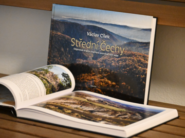 Nové knižní putování středočeskou krajinou láká na výhledy i zamyšlení