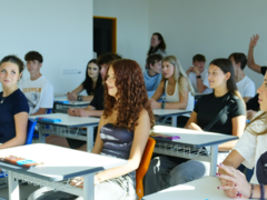 Středočeský kraj podpoří talentované žáky i mezinárodní aktivity škol Středočeský kraj podpoří talentované žáky i mezinárodní aktivity škol