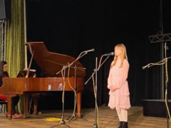 Kraj podpoří modernizaci škol, OA Dr. Edvarda Beneše ve Slaném bude mít nové počítače do IT učebny Kraj podpoří modernizaci škol, OA Dr. Edvarda Beneše ve Slaném bude mít nové počítače do IT učebny