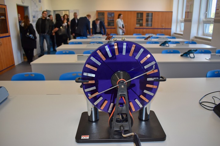 ZS Moravkova_ucebna fyziky.jpg