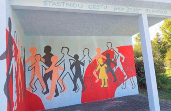 Malby oživily také zastávku na sídlišti Sever. FOTO: Eva Juračková