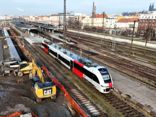 Do středních Čech přijíždějí další RegioFoxy. Vlaky budou vozit cestující do Mělníka a Mladé Boleslavi