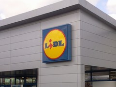 Otevřeno. Kutnohorský Lidl ve čtvrtek přivítal první zákazníky
