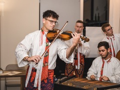 Zveme vás na posezení s cimbálem do KD Delta v Břeclavi. Přijďte si užít atmosféru moravské muziky