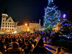 Advent v Hustopečích jsme zahájili na náměstí u punče Advent v Hustopečích jsme zahájili na náměstí u punče