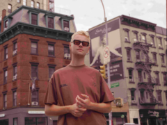 Nechte se překvapit výstavou návrháře Jana Černého v Uměleckoprůmyslovém muzeu v Brně