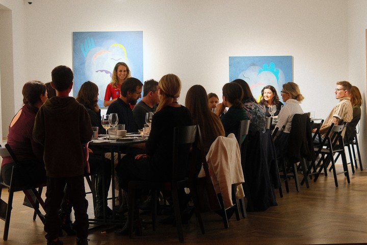 Komunitní večeře.jpg