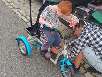 Opravdové Vánoce. Pětiletý Jeník z Vysočiny má rehabilitační tříkolku, která mu může pomoci s rozvojem