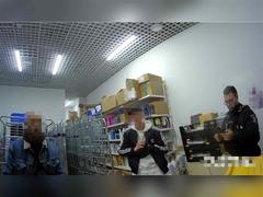 Kuriozita v Kladně: v obchodě souběžně řádili dva různí zloději, oba měli zájem o parfémy