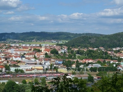 Centrum Tišnova mění tvář. Nedaleko nového náměstí postaví domov autům i sportu
