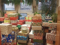 Pracovníci sociálního odboru ve Znojmě rozváželi vánoční radost díky štědrosti dárců