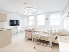 Nemocnice Hořovice získala ocenění Nejlepší porodnice Středočeského kraje 2025