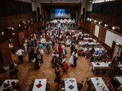 OBRAZEM: První Krojový ples ve Slavkově u Brna přilákal milovníky folkloru i tance