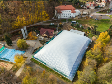 V Náměšti vyrostla nová nafukovací tenisová hala