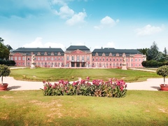 Oslavte Velikonoce a duben na zámku Dobříš s novou výstavou i kulturními akcemi