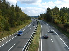 ČEZ otevřel novou rychlodobíjecí stanici pro elektromobily u Brna na 178 km D1