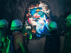 BLIK BLIK Nevřeň promění kaolinový důl v podzemní galaxii