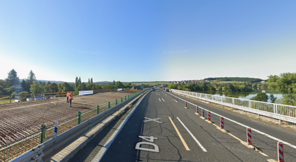 rekonstrukce mostu ve směru Praha u Staré huti v červenci 2025, pohled z dálnice D4, zdroj: mapy Google