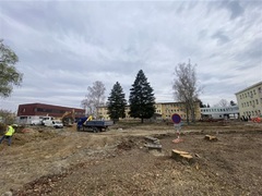 Revitalizace okolí polikliniky ve Veselí nad Moravou je za polovinou