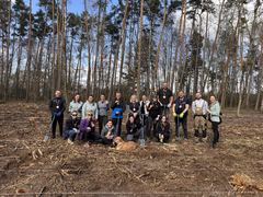 Sázíme Česko na Mladoboleslavsku vysázelo na 1,5 tisíce nových dubů