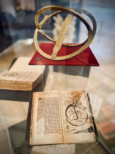 Cesty vědy, hrance víry.jpg