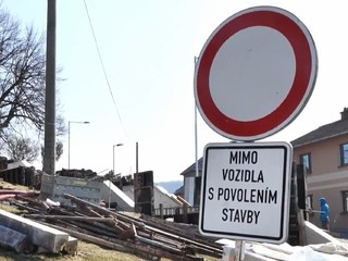 Oprava průtahu v Dražovicích má zpoždění. Stavební práce se protáhnou o měsíc